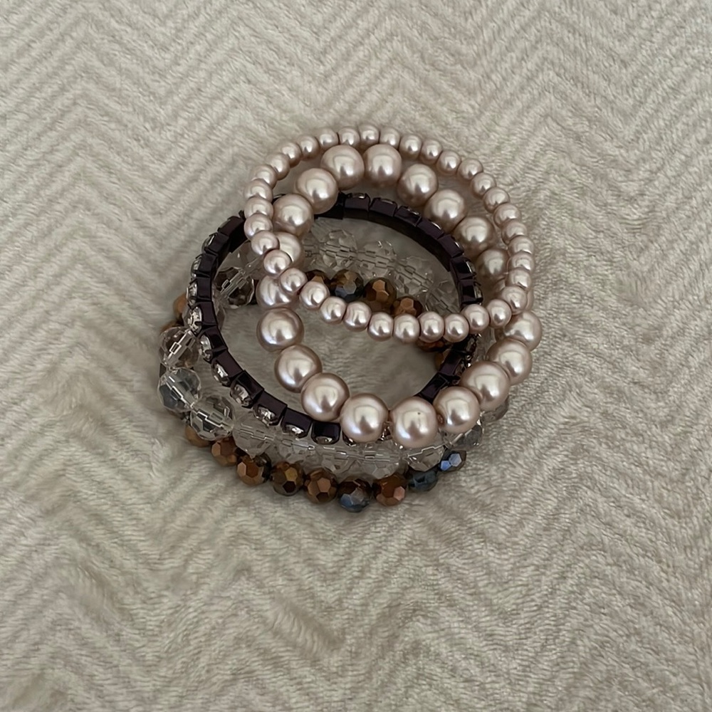Set of 5 stacking bracelets